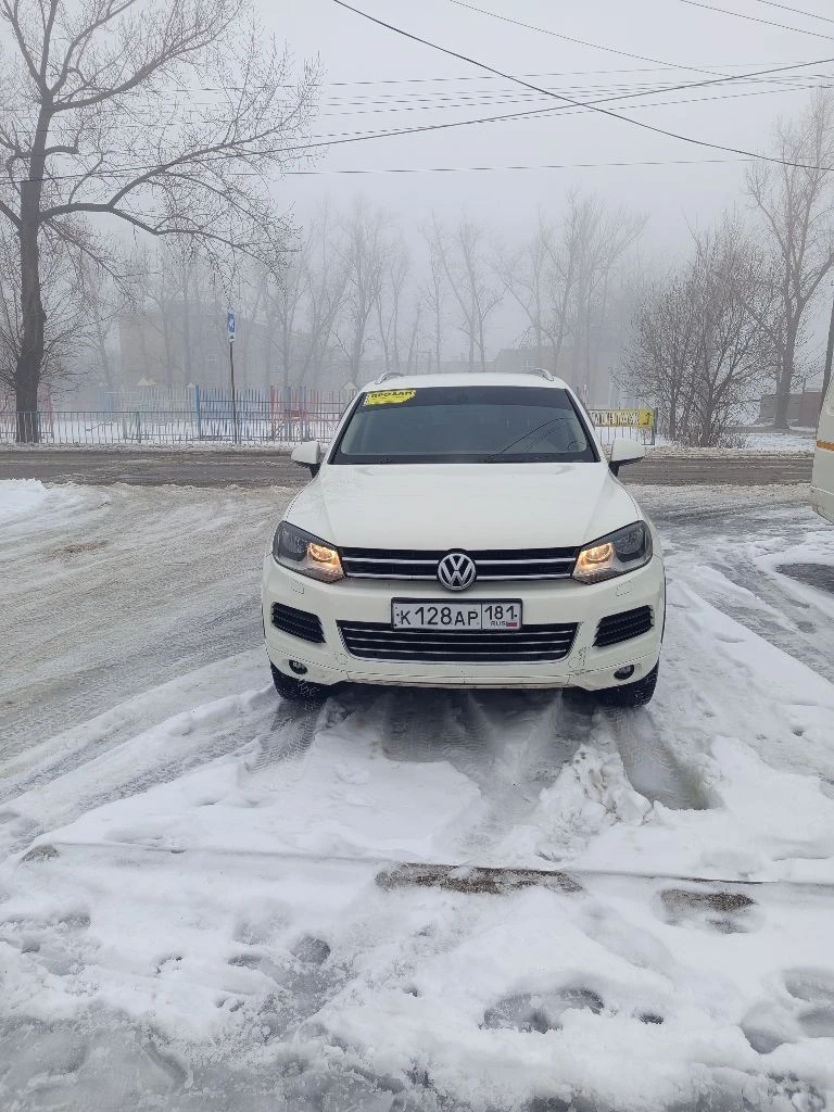 Фольксваген туарег 2010 год. 3.6 бензин. 249 л. с. 350 т. пробег. авто в дтп не было. есть возрастные подкрасы сколов. ржавчины гнили нет. двигатель полностью после капитального ремонта. расхода масла нет вообще, от замены до замены. редуктора, раздатка, акпп масла поменяны. пневма и все агрегаты работают как положено. цена 1750000. +79591335103 - фотография - 2