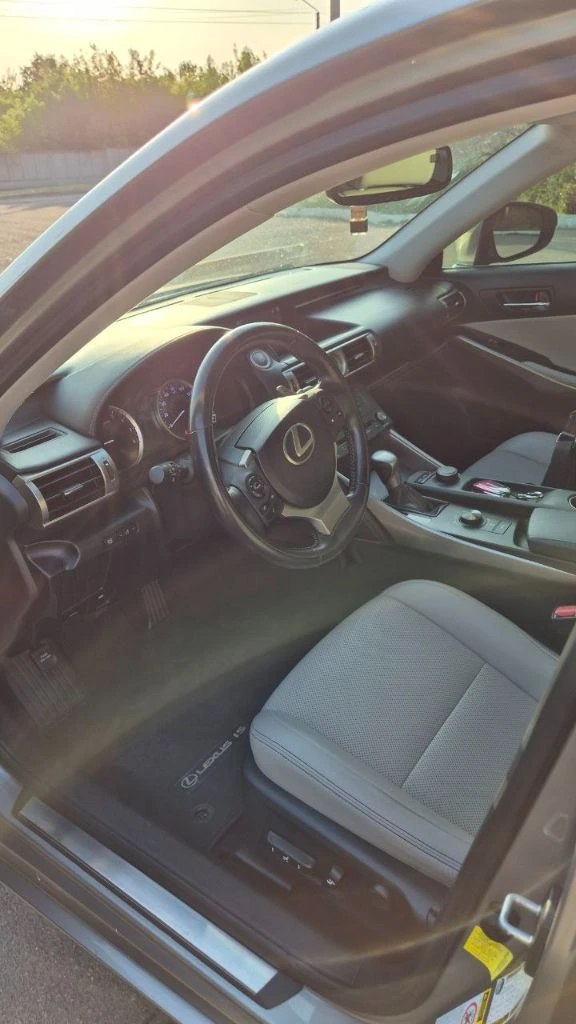 Автомобиль lexus is 200t за 2900000₽ 🐴мощность 245л/с 📈машина в отличном состоянии. 📈полностью обслужена, не требует вложений вообще. 📈два комплекта резины. 📈салон в идеальном состоянии без потёртостей и прочего. 📈машина всегда обслуживалась по регламенту и вовремя. 🗺пробег 125000км(реальный) 🎉2016 год цена - 2900000 📲звоните телеграмм, а так же на телеком\миранда ☎+79498141031 -(+7телеком) 📞telegramm +79498141031 📞telegramm +79496937067 🌀max +79498141031 ☎миранда +79496937067 +79498141031 -(+7телекoм)\телега\мах - фотография - 3