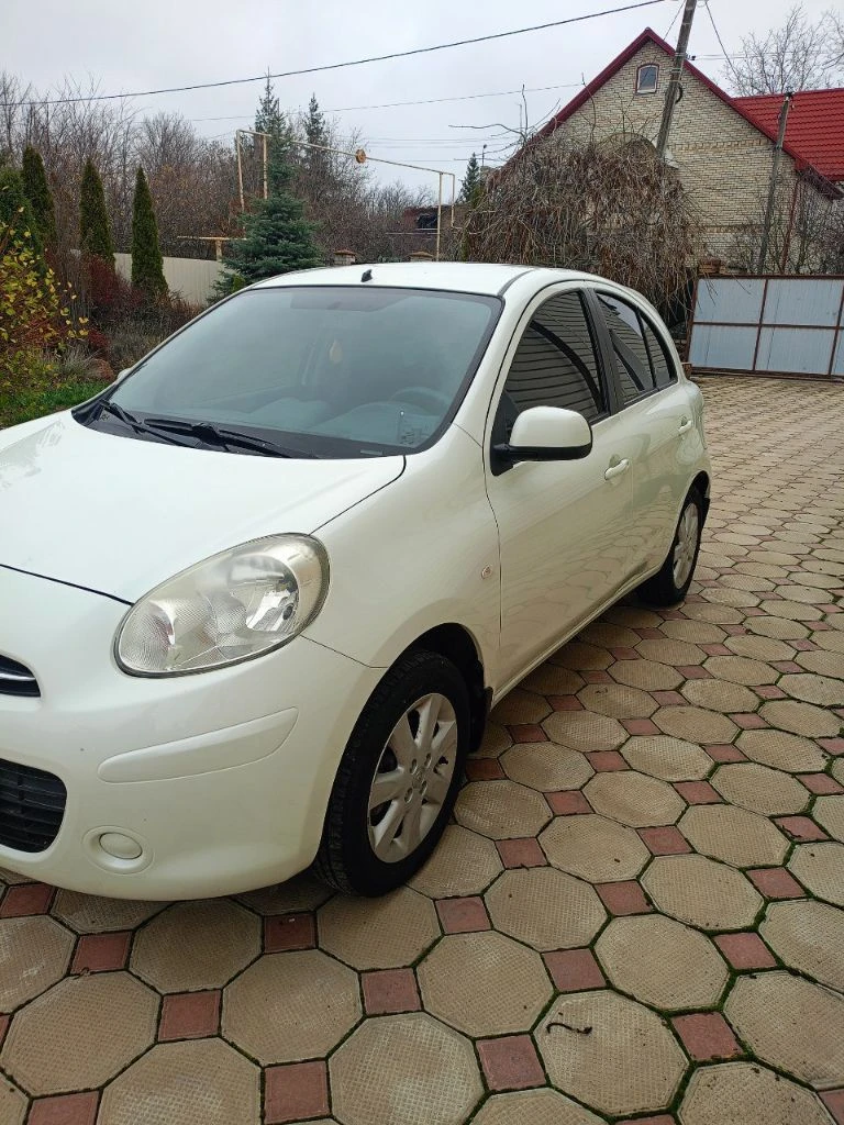 Nissan micra 1.2 at, 2013, 52 000 км 999 000 ₽ объём двигателя, л 1,2 л тип двигателя бензин мощность, л. с. 76 коробка передач автомат привод передний - фотография - 4