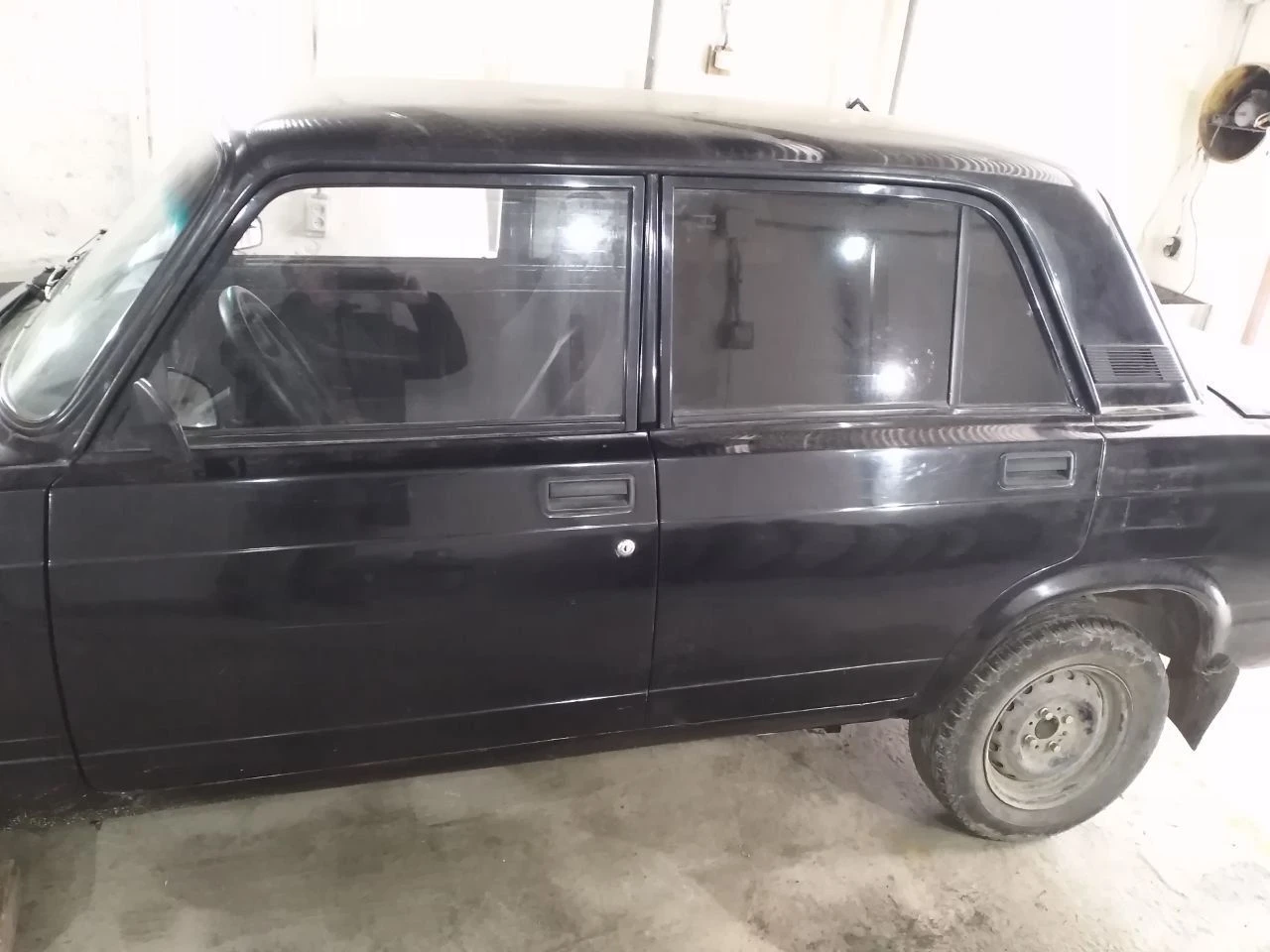 Ваз 2107 2010года выпуска инжектор в шумке вся находится в пгт мироновский - фотография