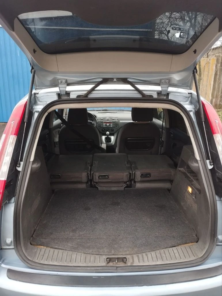 Ford c-max 1.8l, 2007г, пробег 195 000 сборка германия классный, комфортный семейный автомобиль с удобным и вместительным салоном-трансформером. в россии с 2020 года, до этого каталась по дорогам финляндии. кузов оцинкованный, состояние на твёрдую 5. лкп вкруг близко к заводским значениям - 200-300 мкм. мотор цепной, для своего пробега в идеальном состоянии: масло не расходует, работает как часы, едет очень бодро. эксплуатируется на оригинальном масле ford. даже на месте родной катализатор. по комплектации: - кондиционер - эсп - регулировка руля по высоте и вылету - электро зеркала - abs - неплохая родная музыка - подрулевое управление магнитолой в целом, добротная, универсальная машина, в которой не только чувствуешь себя комфортно на дальних расстояниях, можешь перевозить габаритные грузы, но и есть возможность получить эмоции от быстрой, маневренной езды, потому что машина на это способна. свежее то, наличие диагностической карты! цена 585 000, небольшой торг горловка, +79494804415, есть телеграм. - фотография - 10