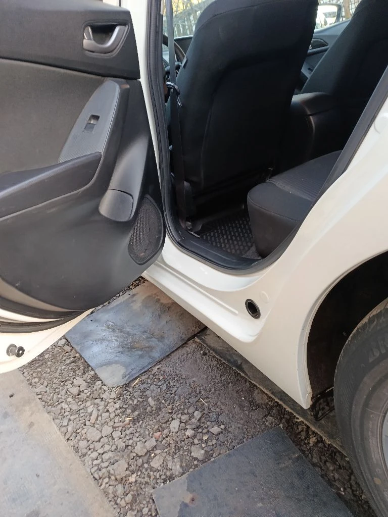 Мазда3 2014г.1.6 акпп. пробег 173 т. хорошее сост. вложений не требует.2 хоз. тел. +79592204647.лнр. свердловск. - фотография - 3