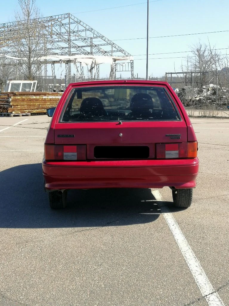 Продаётся ваз 2114, 2005г. , объем 1.5л, едет бодро. цена 195 тыс. руб. техника хорошая. ходовая живая. мотор работает отлично, не троит, не дымит, запускается с пол тычка и в мороз. коробка без нареканий, не выбивает, не хрустит. кузов ровный, без рыжиков. ляда целая. дно, пороги, стаканы, низа дверей целые. электрика исправна, 2 эл. стеклоподъёмника. гранта зеркала с повторителями. музыка играет. резина зима r14. автомобиль на полном ходу. салон ухожен. печка греет. центральный замок. документы чистые, без штрафов, запретов, ограничений. переоформление без проблем, дкп на руках. осмотр: макеевка, шахтерск по вопросам звоните: +79496306865 - фотография - 4