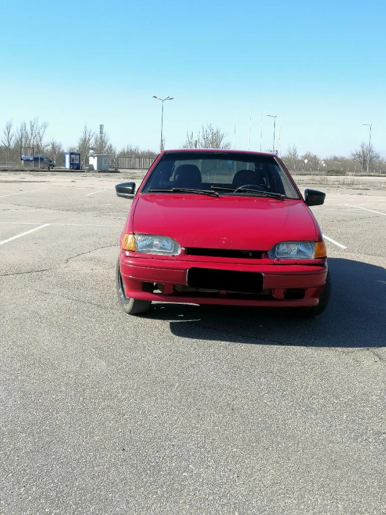 Продаётся ваз 2114, 2005г. , объем 1.5л, едет бодро. цена 195 тыс. руб. техника хорошая. ходовая живая. мотор работает отлично, не троит, не дымит, запускается с пол тычка и в мороз. коробка без нареканий, не выбивает, не хрустит. кузов ровный, без рыжиков. ляда целая. дно, пороги, стаканы, низа дверей целые. электрика исправна, 2 эл. стеклоподъёмника. гранта зеркала с повторителями. музыка играет. резина зима r14. автомобиль на полном ходу. салон ухожен. печка греет. центральный замок. документы чистые, без штрафов, запретов, ограничений. переоформление без проблем, дкп на руках. осмотр: макеевка, шахтерск по вопросам звоните: +79496306865 - фотография - 2