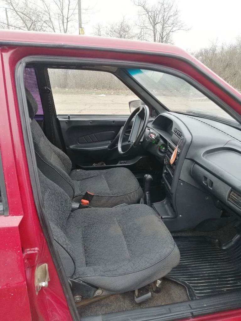 Продаётся ваз 2114, 2005г. , объем 1.5л, едет бодро. цена 195 тыс. руб. техника хорошая. ходовая живая. мотор работает отлично, не троит, не дымит, запускается с пол тычка и в мороз. коробка без нареканий, не выбивает, не хрустит. кузов ровный, без рыжиков. ляда целая. дно, пороги, стаканы, низа дверей целые. электрика исправна, 2 эл. стеклоподъёмника. гранта зеркала с повторителями. музыка играет. резина зима r14. автомобиль на полном ходу. салон ухожен. печка греет. центральный замок. документы чистые, без штрафов, запретов, ограничений. переоформление без проблем, дкп на руках. осмотр: макеевка, шахтерск по вопросам звоните: +79496306865 - фотография - 9