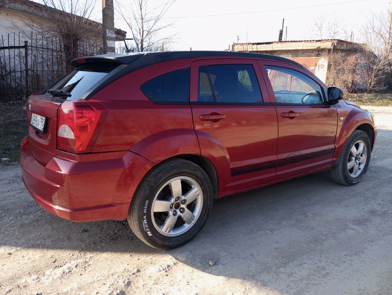 Продам dodge caliber 2007г. 1.8 бензин, кпп-механика, пробег: 230т. в хорошем состоянии на свои года, ну и не новый! двигатель, кпп, подвеска все в норме, на хорошем ходу! по кузову не гнилой не ржавый. abs, airbag, гур, кондиционер, эл/стекла-зеркала, подогрев сидений, ц/замок, магнитола 2 din, камера зад. вида и т. д. салон хороший. документы в порядке: птс, стс, дкп. ц: 550.000р. енакиево. +79493652755. - фотография - 5