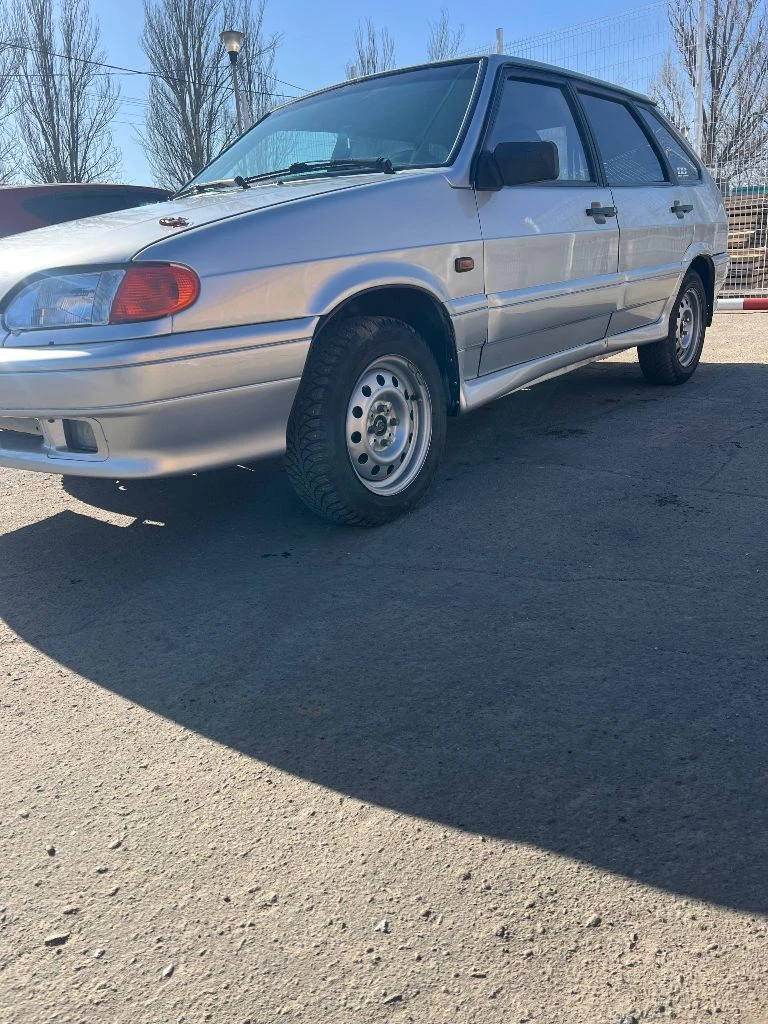 Продам продам ваз 2114 2004г. (чепырка). состояние нормальное сел поехал. машина не труха. мотор тянет бодро, коробка не выбивает не хрустит все четко. много чего зделано и меняно. все что должно работать все работает. есть моменты по лкп не критично машина не новая. машина обслужена новый антифриз, датчики, помпа, ролик грм ремень, масло. новый лобовик!тормоза+вакумник. короче долго перечислять. ручник работает. резина хорошая зима шипованая. на лето скину. передние электро подъёмники. не плохая музыка+саб. магнитола норм. бортовой компьютер! хочу 230₽ реальному покупателю торг при виде денег!!! я не хозяин связь есть. стс, птс, дкп. без штрафов, запретов, арестов и т. д и т. п. местоположение город харцызск цена 230.000 тыс. руб+торг остальные вопросы по телефону либо же по телеграмму связь телеграмм @kamazist53229 сотовый +79494906447 - фотография - 3