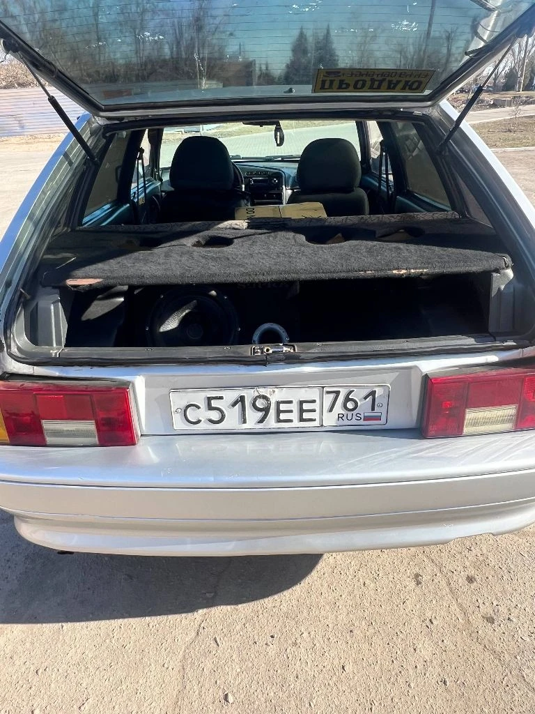 Продам продам ваз 2114 2004г. (чепырка). состояние нормальное сел поехал. машина не труха. мотор тянет бодро, коробка не выбивает не хрустит все четко. много чего зделано и меняно. все что должно работать все работает. есть моменты по лкп не критично машина не новая. машина обслужена новый антифриз, датчики, помпа, ролик грм ремень, масло. новый лобовик!тормоза+вакумник. короче долго перечислять. ручник работает. резина хорошая зима шипованая. на лето скину. передние электро подъёмники. не плохая музыка+саб. магнитола норм. бортовой компьютер! хочу 230₽ реальному покупателю торг при виде денег!!! я не хозяин связь есть. стс, птс, дкп. без штрафов, запретов, арестов и т. д и т. п. местоположение город харцызск цена 230.000 тыс. руб+торг остальные вопросы по телефону либо же по телеграмму связь телеграмм @kamazist53229 сотовый +79494906447 - фотография - 5