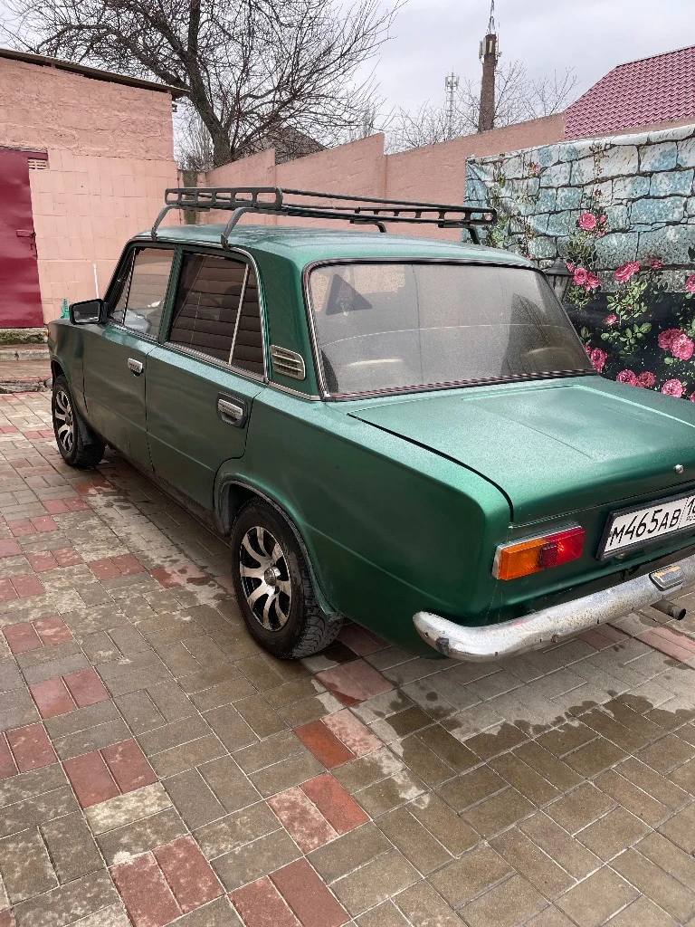 Продам ваз 2101.мотор без нареканий. коробка не воет, не выбивает. дно, пороги без дыр и ржавчины. стоит газ пропан (вписан в птс). из нового: аккумулятор, стартер, кардан перебран(крестовины, подвесной подшипник), резина сзади новая, спереди пару сезонов походит, ходовка перебиралась. печка греет, музыка, сигнализация, центральный замок. с документами порядок. цена 85 тыс. макеевка. тел. +7949-517-72-17. - фотография - 6