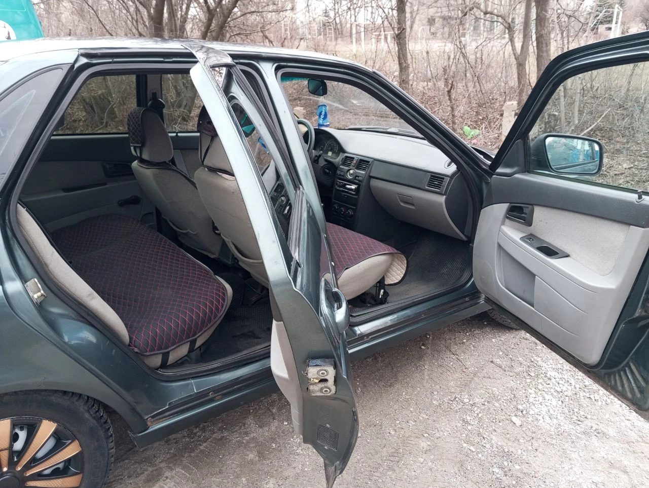 Продам lada priora 2008г. 1.6 бензин, пробег: 250т. в хорошем состоянии, не бита, стекла в родне. дно, стаканы все целое (обработаное). двигатель, кпп, отлично, подвеска вся перебрана, сел и поехал! эур, airbag, abs, эл/стекла-зеркала, хорошая музыка, ц/замок. местный учет, документы в порядке. ц: 300.000р. торг! енакиево. +79493652755. - фотография - 5