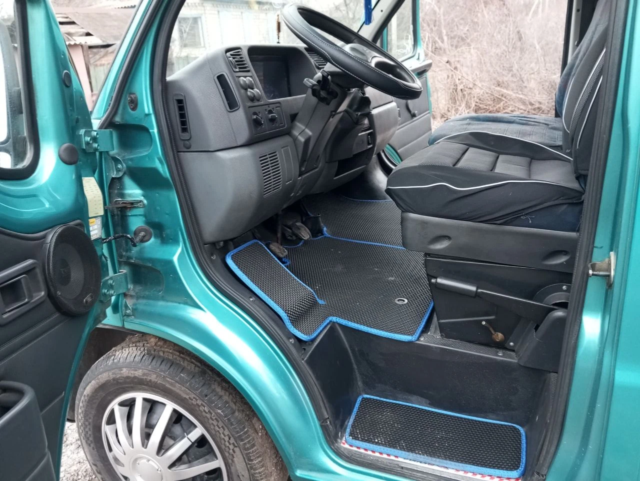 Продам семейного красавца буса fiat dukato 2000г. грузовой. 2.8 tdi ( пушка). авто местное, не пригон. в хорошем состоянии, делался для себя! на хорошем ходу, стоит без дела. новая резина, акб. гур, магнитола. документы в порядке, местный учет! ц: 580.000р. енакиево. +79493652755. - фотография - 7