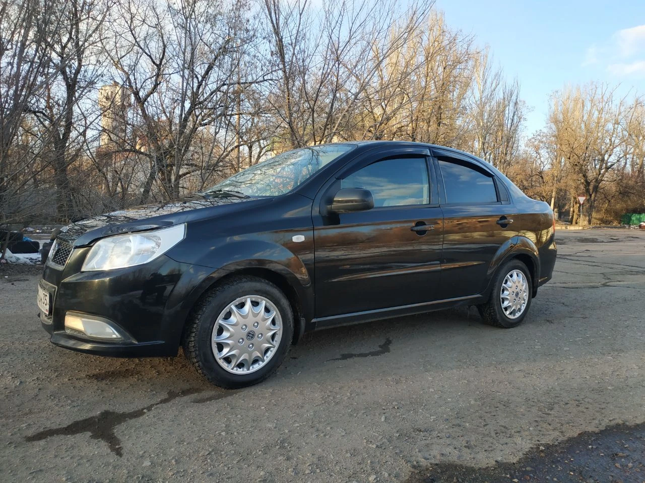 Находится в днр, в г. донецке. (центр города). цена 777 т рублей торг! рассмотрю любые варианты и пр... - фотография