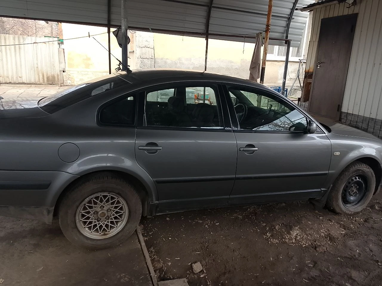 Срочно продам фольксваген пассат в5 1999год. двигатель 1.9 дизель, после капремонта. авто в нормальном рабочем состоянии. цена 430.тел:+79493398779 - фотография - 4