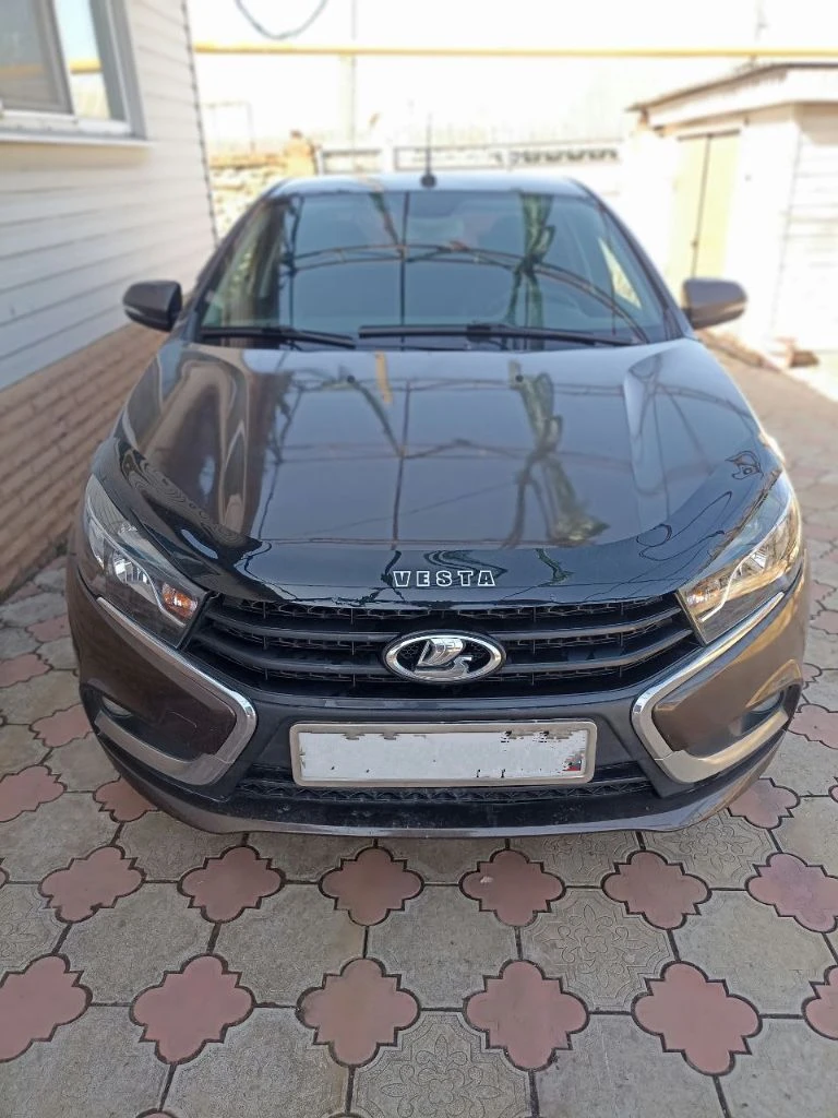 🚘lada vesta ✅2017 год ✅2 владельца ( в одной семье) ✅1.6 амт 106 л. с. ✅174к пробег климат - контроль, 4 эсп, круиз, мультируль, камера заднего вида, обогрев лобового стекла, передних сидений. в общем полный фарш. почти вся в заводском окрасе. на полном ходу💥 двигатель отлично, коробка супер. 🚀. новое сцепление. полностью обслужена. сел - поехал. цена: 830.000 рублей. торг есть, но минимальный. осмотр макеевка. тел. +79493232888 - фотография - 5