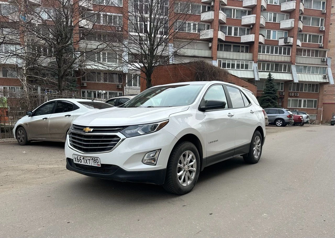 Шевроле эквинокс 2021г пробег 89900 км. .автомат. .отл сост. .. безопасность вся целая заводская. ..дистроник. .удержание в полосе. .без ключевой доступ. ..была замена переднего крыла в цвет. .кузов в родной краске. . цена 2.000.. . руб +79493353529 - фотография - 9