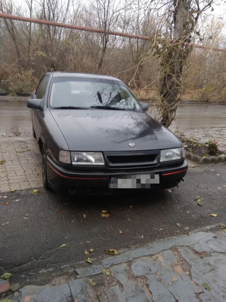 Opel vectra 2.0 бензин, механика, 1991 года, двигатель 2.0 бензин (115 л. с.). пробег 292000 км. авт... - фотография