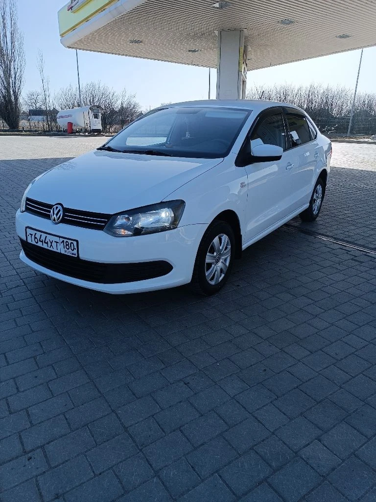 Продам volkswagen polo 1,6 2014г. в, первая регистрация в январе 2015 года, мех. 5ст. кпп. в хорошем состоянии, пробег 160т. км. кондиционер. зимняя/летняя резина. 2-й собственник. в такси никогда не эксплуатировалась. цена 810.000₽. торг при осмотре. возможен обмен на ниву от 19 года. +79493184630 - фотография - 6