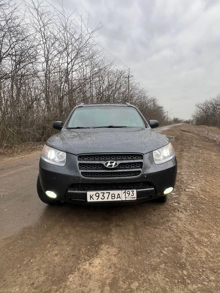 Hyundai santa fe. ® автомобиль в отличном состоянии как внешне так и технически. 🔝 двигатель 2.2 дизель 🔥 кпп автомат 2008 год, родной пробег 285 тысяч. полностью обслуженный автомобиль. ходовая часть без стуков скрипов и прочее. люк, климат контроль, подогрев руля и сидений, сенсорная мультимедиа, камера заднего вида, полный привод ! документы чистые, переоформление без каких либо проблем. цена 970 000₽ 💵 +7 (949) 481 48 40 роман ! телеграм на этом же номере. - фотография - 3