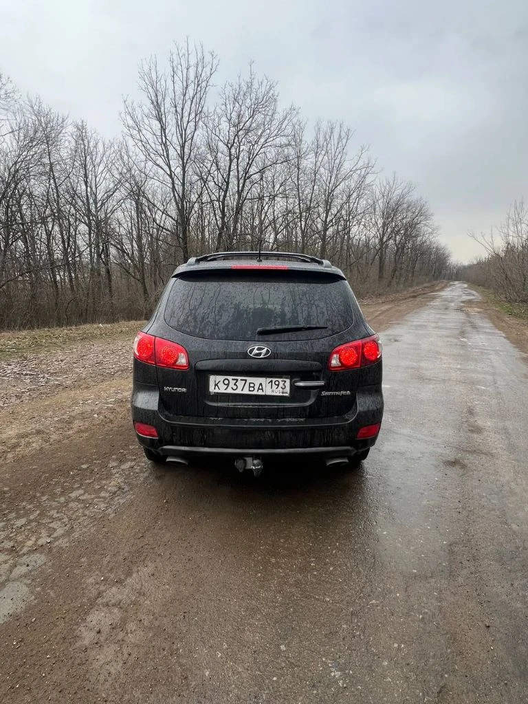 Hyundai santa fe. ® автомобиль в отличном состоянии как внешне так и технически. 🔝 двигатель 2.2 дизель 🔥 кпп автомат 2008 год, родной пробег 285 тысяч. полностью обслуженный автомобиль. ходовая часть без стуков скрипов и прочее. люк, климат контроль, подогрев руля и сидений, сенсорная мультимедиа, камера заднего вида, полный привод ! документы чистые, переоформление без каких либо проблем. цена 970 000₽ 💵 +7 (949) 481 48 40 роман ! телеграм на этом же номере. - фотография - 4