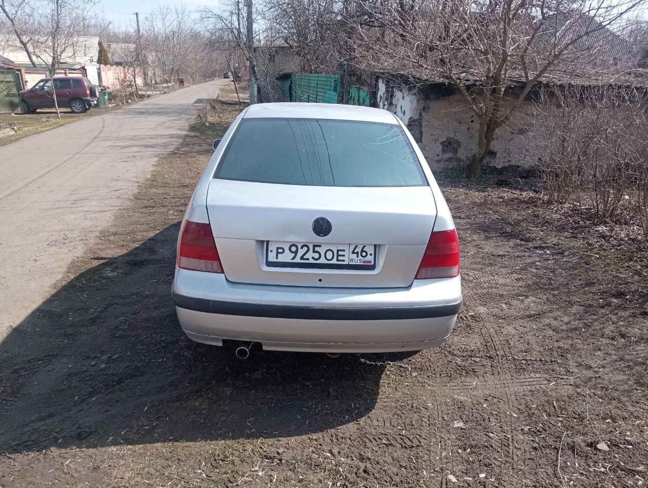 Фольксваген бора,2000г.1,8 атмосферный, кпп-5ст, механика, кузов оцинкованный в хорошем состоянии, резина зима, грм, ролики, помпа, цепь, масло охладительное и жидкость всё новое. машину делал для себя, все запчасти что есть отдам в продажу. диагностическая карта есть и все документы в полном порядке. цена 450000.мой тел. +79493225336 геннадий владимирович - фотография - 8