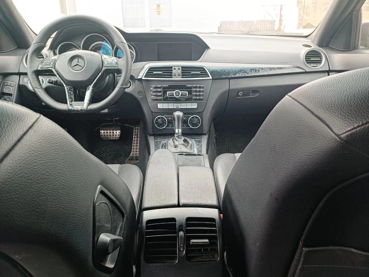 Mercedes-benz c180 ​цена: 1 150 000 ₽ год: 2012 двигатель: 1.6 л / 156 л. с. пробег: 274 000 км ​кратко о машине: ​стильный внешний вид: полный антихром черные диски и агрессивный диффузор. ​салон: ухоженный комбинированный салон, руль с перфорацией и отделкой под карбон. ​состояние: машина обслужена, двигатель и коробка работают ровно. для своего пробега сохранилась отлично — как внешне, так и технически. ​комплектация: двухзонный климат, парктроники, мультируль, датчики света и дождя. ​юридически чиста, без штрафов и залогов старобешевский мо +79494029588 хорошый торг - фотография - 6