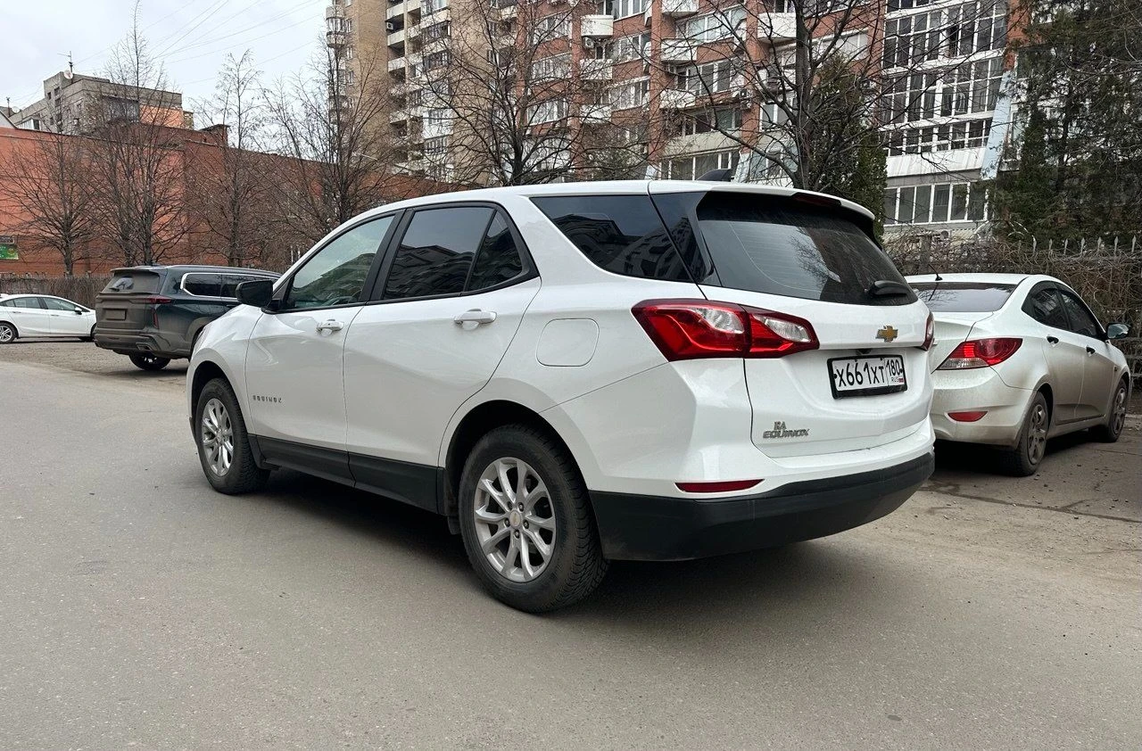 Chevrolet equinox 2021 г. .дв 1.5..180 л. с..89900 км. ..коробка автомат. .кузов в родной краске. .двигатель коробка ходовая все в отличном сост. ..дистроник. .удержание в полосе. .старт стоп. .без ключевой доступ. .камера заднего вида. ..полное переоформление. ..цена 1.980.. . руб. ..+79493353529 - фотография - 3