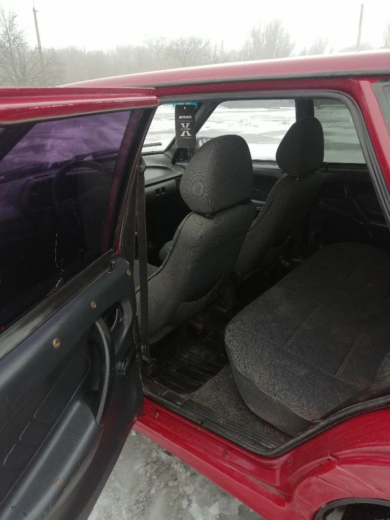 Продаётся ваз 2114, 2005г. , объем 1.5л, едет бодро. цена 190 тыс. руб. техника хорошая. ходовая живая. мотор работает отлично, не троит, не дымит, запускается с пол тычка и в мороз. коробка без нареканий, не выбивает, не хрустит. кузов ровный. ляда целая. дно, пороги, стаканы, низа дверей целые. электрика исправна, 2 эл. стеклоподъёмника. гранта зеркала с повторителями. музыка играет. резина зима r14. автомобиль на полном ходу. салон ухожен. печка греет. центральный замок. документы чистые, без штрафов, запретов, ограничений. переоформление без проблем, дкп на руках. осмотр: макеевка, шахтерск по вопросам звоните: +79496306865 - фотография - 11