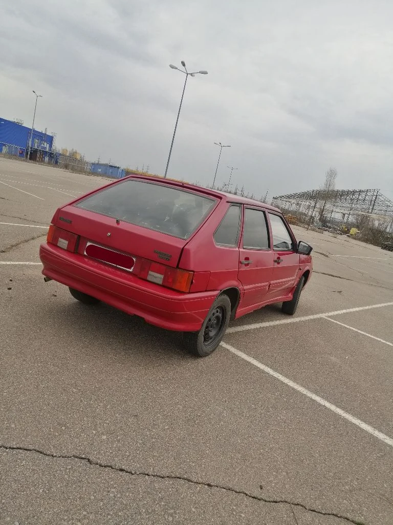 Продаётся ваз 2114, 2005г. , объем 1.5л, едет бодро. цена 190 тыс. руб. техника хорошая. ходовая живая. мотор работает отлично, не троит, не дымит, запускается с пол тычка и в мороз. коробка без нареканий, не выбивает, не хрустит. кузов ровный. ляда целая. дно, пороги, стаканы, низа дверей целые. электрика исправна, 2 эл. стеклоподъёмника. гранта зеркала с повторителями. музыка играет. резина зима r14. автомобиль на полном ходу. салон ухожен. печка греет. центральный замок. документы чистые, без штрафов, запретов, ограничений. переоформление без проблем, дкп на руках. осмотр: макеевка, шахтерск по вопросам звоните: +79496306865 - фотография - 6