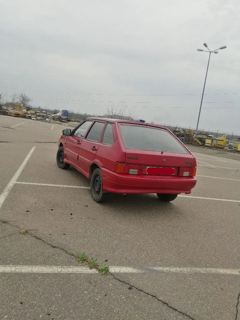 Продаётся ваз 2114, 2005г. , объем 1.5л, едет бодро. цена 190 тыс. руб. техника хорошая. ходовая живая. мотор работает отлично, не троит, не дымит, запускается с пол тычка и в мороз. коробка без нареканий, не выбивает, не хрустит. кузов ровный. ляда целая. дно, пороги, стаканы, низа дверей целые. электрика исправна, 2 эл. стеклоподъёмника. гранта зеркала с повторителями. музыка играет. резина зима r14. автомобиль на полном ходу. салон ухожен. печка греет. центральный замок. документы чистые, без штрафов, запретов, ограничений. переоформление без проблем, дкп на руках. осмотр: макеевка, шахтерск по вопросам звоните: +79496306865 - фотография - 4