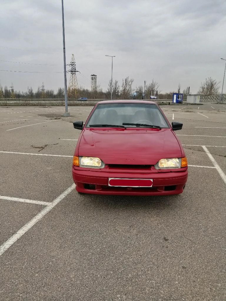 Продаётся ваз 2114, 2005г. , объем 1.5л, едет бодро. цена 190 тыс. руб. техника хорошая. ходовая живая. мотор работает отлично, не троит, не дымит, запускается с пол тычка и в мороз. коробка без нареканий, не выбивает, не хрустит. кузов ровный. ляда целая. дно, пороги, стаканы, низа дверей целые. электрика исправна, 2 эл. стеклоподъёмника. гранта зеркала с повторителями. музыка играет. резина зима r14. автомобиль на полном ходу. салон ухожен. печка греет. центральный замок. документы чистые, без штрафов, запретов, ограничений. переоформление без проблем, дкп на руках. осмотр: макеевка, шахтерск по вопросам звоните: +79496306865 - фотография - 3