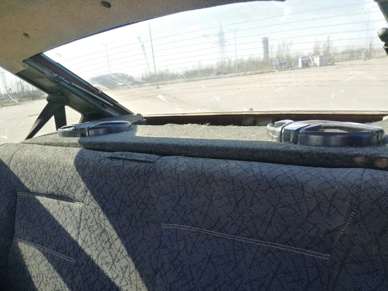 Продаётся ваз 2114, 2005г. , объем 1.5л, едет бодро. цена 190 тыс. руб. техника хорошая. ходовая живая. мотор работает отлично, не троит, не дымит, запускается с пол тычка и в мороз. коробка без нареканий, не выбивает, не хрустит. кузов ровный. ляда целая. дно, пороги, стаканы, низа дверей целые. электрика исправна, 2 эл. стеклоподъёмника. гранта зеркала с повторителями. музыка играет. резина зима r14. автомобиль на полном ходу. салон ухожен. печка греет. центральный замок. документы чистые, без штрафов, запретов, ограничений. переоформление без проблем, дкп на руках. осмотр: макеевка, шахтерск по вопросам звоните: +79496306865 - фотография - 10