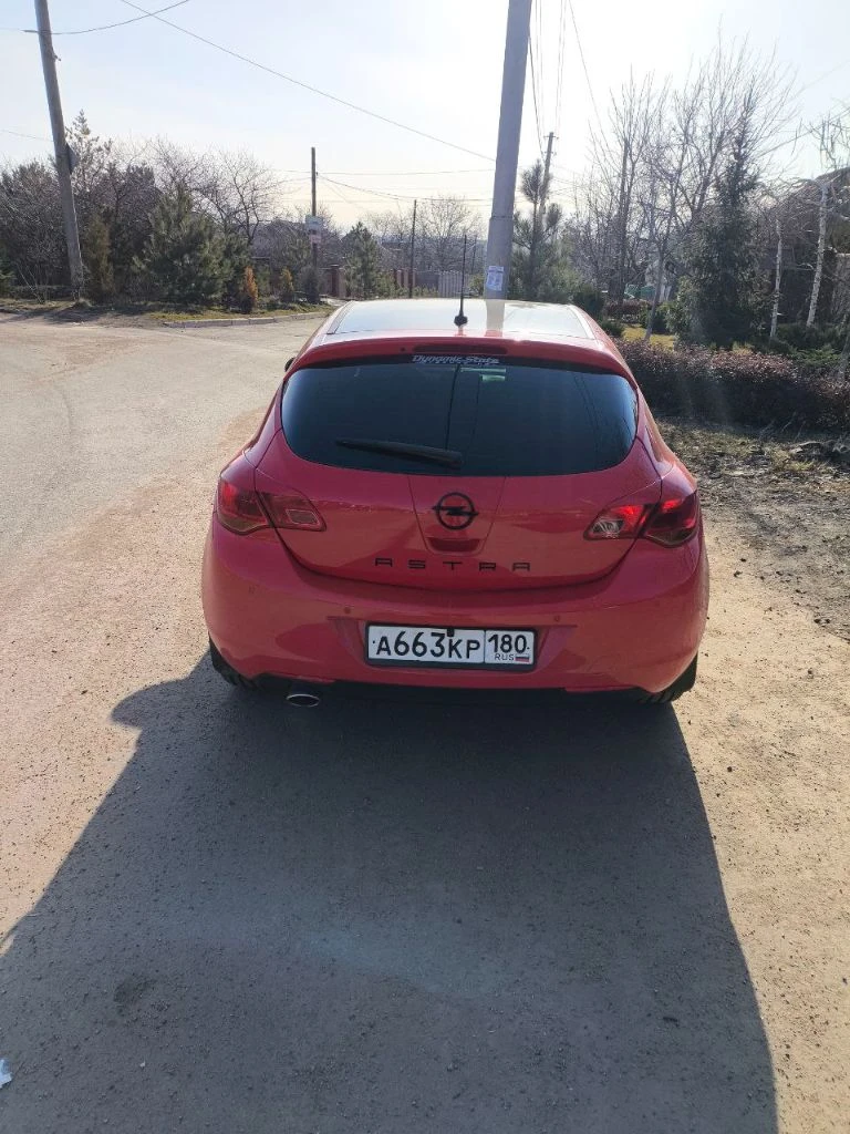 Продам opel astra j 2011г. в. мотор 1,4 турбо, бензин. автомат. пробег 156 тыс. км. два комплекта колес, автозапуск, турботаймер, мультируль, круиз, обогрев сидений, обогрев зеркал и стекол, камера заднего вида, андроид магнитола, парктроники, двухзонный климат, атермальное остекление, люк, датчик движения в салоне. автомобиль полностью обслужен! я хозяин, с документами полный порядок цена 810 тыс+ небольшой торг макеевка +79493779511 - фотография - 3