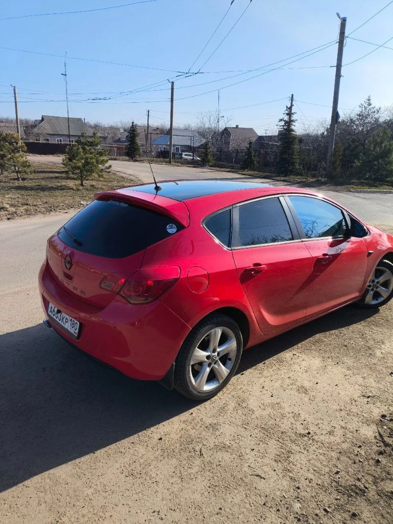 Продам opel astra j 2011г. в. мотор 1,4 турбо, бензин. автомат. пробег 156 тыс. км. два комплекта колес, автозапуск, турботаймер, мультируль, круиз, обогрев сидений, обогрев зеркал и стекол, камера заднего вида, андроид магнитола, парктроники, двухзонный климат, атермальное остекление, люк, датчик движения в салоне. автомобиль полностью обслужен! я хозяин, с документами полный порядок цена 810 тыс+ небольшой торг макеевка +79493779511 - фотография - 4