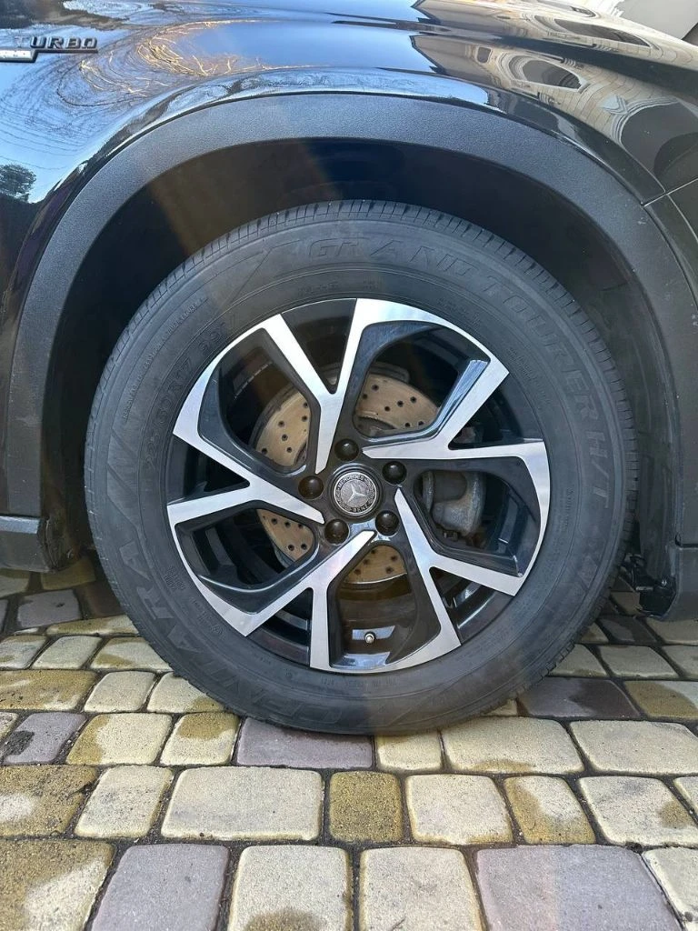 Mercedes gla 200d 2.17g-dct (136л. с). дизель. передний привод. особая серия. цвет чёрный. пробег 128665 км. не битый. птс-оригинал. обмен не интересует. машина в отличном состоянии, очень экономичная и при этом резвая, обслуженная и ухоженная, в очень хорошей комплектации, чёрный кожаный салон, раздельный климат контроль, подрулевые лепестки, активный круиз контроль, парктроники, камера заднего вида, видео регистратор спереди и сзади, проекция логотипа авто на асфальт, новая резина, два родных ключа, оригинальный обвес amg (бампера, накладки, выхлоп, решетка, спойлер) стабилизирован под amg 45s-оригинал, покрыта в два слоя керамикой. два комплекта ковров зима-лето-amg и т. д выглядит очень дорого и стильно с кучей полезных опций. цена по низу рынка 1750000 руб, только пока есть в продаже интересующий меня автомобиль! - фотография - 10