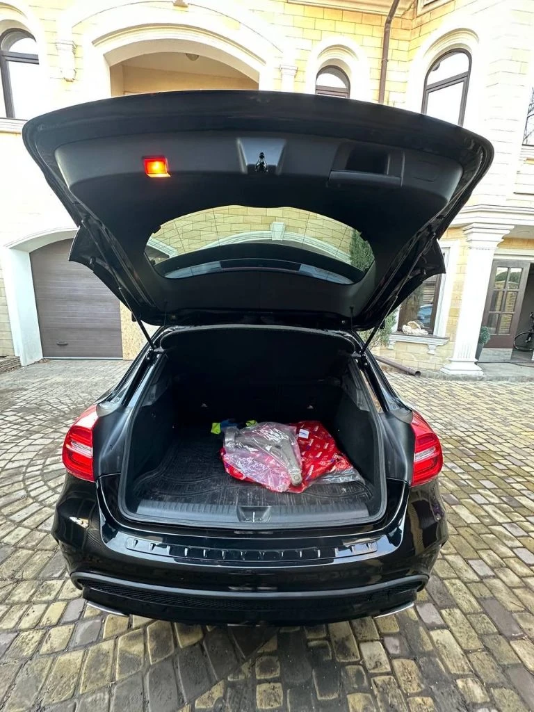 Mercedes gla 200d 2.17g-dct (136л. с). дизель. передний привод. особая серия. цвет чёрный. пробег 128665 км. не битый. птс-оригинал. обмен не интересует. машина в отличном состоянии, очень экономичная и при этом резвая, обслуженная и ухоженная, в очень хорошей комплектации, чёрный кожаный салон, раздельный климат контроль, подрулевые лепестки, активный круиз контроль, парктроники, камера заднего вида, видео регистратор спереди и сзади, проекция логотипа авто на асфальт, новая резина, два родных ключа, оригинальный обвес amg (бампера, накладки, выхлоп, решетка, спойлер) стабилизирован под amg 45s-оригинал, покрыта в два слоя керамикой. два комплекта ковров зима-лето-amg и т. д выглядит очень дорого и стильно с кучей полезных опций. цена по низу рынка 1750000 руб, только пока есть в продаже интересующий меня автомобиль! - фотография - 14