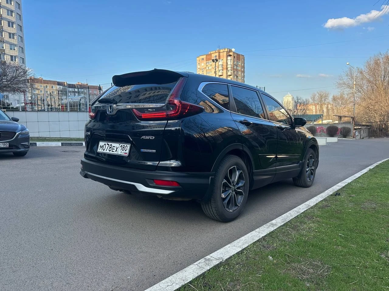 Honda cr-v 2.0 гибрид 215 л. с.. расход бензина средний 6.0 литров город. 2021 г. ..101900 км. . в отличном сост. .. вся безопасность и стекла родные заводские. ..цена 3.250.. .. руб. ..+79493353529.. ..+79490443878 бывает плохая связь - фотография - 4
