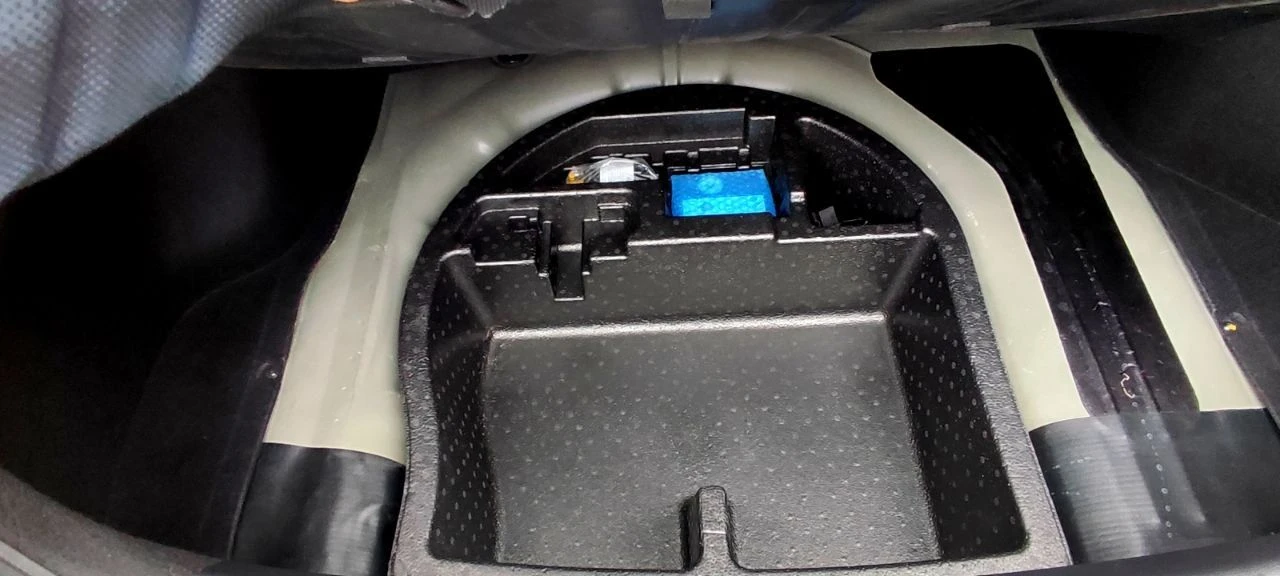 Продаётся киа форте, конец 2022 г. рестайлинг! в идеальном состоянии, без повреждений и окрасов. пробег 31 тыс. км. 2,0 бензин, 150 л. с. , автомат 8-ступенчатый автомат айсин, круиз-контроль, удержание полосы, датчик дистанции, датчики слепых зон на зеркалах, регулировка зеркал, мультируль, камера заднего вида, монитор, блютуз, мультируль, кондиционер, стеклоподъемники, резина почти новая, легкосплавные диски на 16. авто как новое (в салоне запах нового авто) двери и бордюры, монитор ещё в плёнке. из повреждений - задний бампер ( замена на оригинал в цвет кузова) остальное завод. таких авто на рынке очень мало. вин код для проверки 3kpf24ad1pe513224 цена 2,3 млн. руб. детально по телефону+79493560528, +79493202480 - фотография - 14