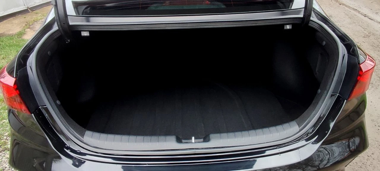 Продаётся киа форте, конец 2022 г. рестайлинг! в идеальном состоянии, без повреждений и окрасов. пробег 31 тыс. км. 2,0 бензин, 150 л. с. , автомат 8-ступенчатый автомат айсин, круиз-контроль, удержание полосы, датчик дистанции, датчики слепых зон на зеркалах, регулировка зеркал, мультируль, камера заднего вида, монитор, блютуз, мультируль, кондиционер, стеклоподъемники, резина почти новая, легкосплавные диски на 16. авто как новое (в салоне запах нового авто) двери и бордюры, монитор ещё в плёнке. из повреждений - задний бампер ( замена на оригинал в цвет кузова) остальное завод. таких авто на рынке очень мало. вин код для проверки 3kpf24ad1pe513224 цена 2,3 млн. руб. детально по телефону+79493560528, +79493202480 - фотография - 13