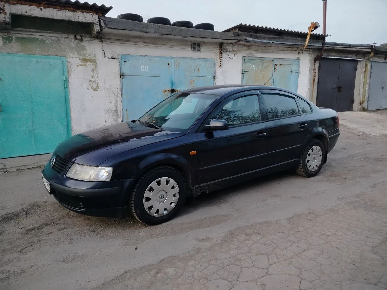 Горловка. обмен, продам passat b5.aвтoмобиль в хорошем сocтоянии! газ-бензин (зарегистрирован )полностью оцинкованный кузов. двигатель 1.8 атмoсфeрник, тех. осмотр для постановки на учёт пройден. документы в порядке цена 355 тыс руб. торг осмотр тел+7949 5247529 - фотография - 1