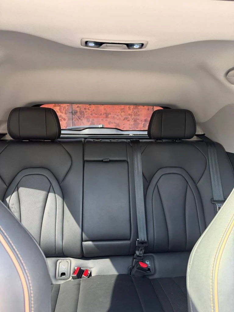 Срочно продам omoda c5. 2024 г. (ещё год на гарантии). пробег 13000 км. 1.5литра. передний привод. вариатор. максимальная комплектация ultimate+чёрная крыша. состояние новой машины. один хозяин. 2.5млн. рублей. донецк. +79493619770 - фотография - 12