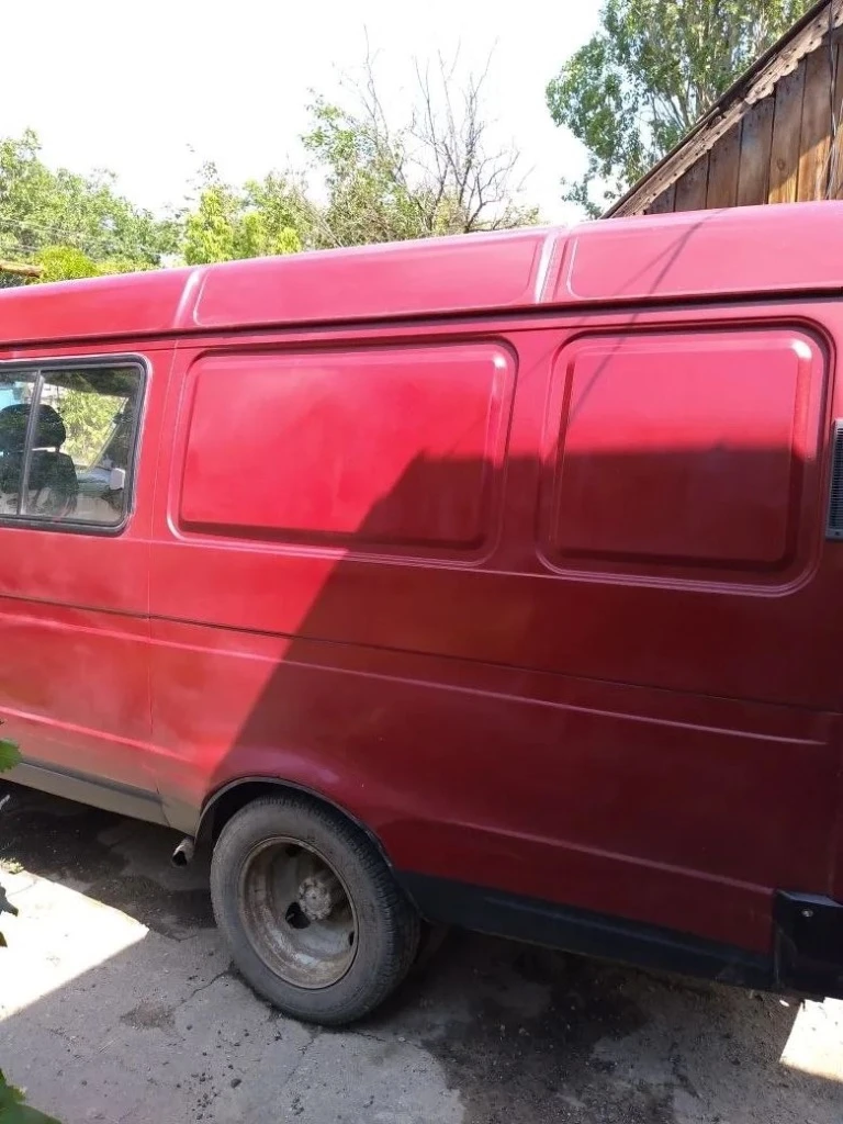 Газ 2705. грузо-пассажирская, 2007г 175 000 км пробег. 2 владельца 2.4л (150л/с) бензин-газ. был кап. ремонт кузова. хорошее состояние. 6 пассажирских мест +79493614780 - фотография - 3