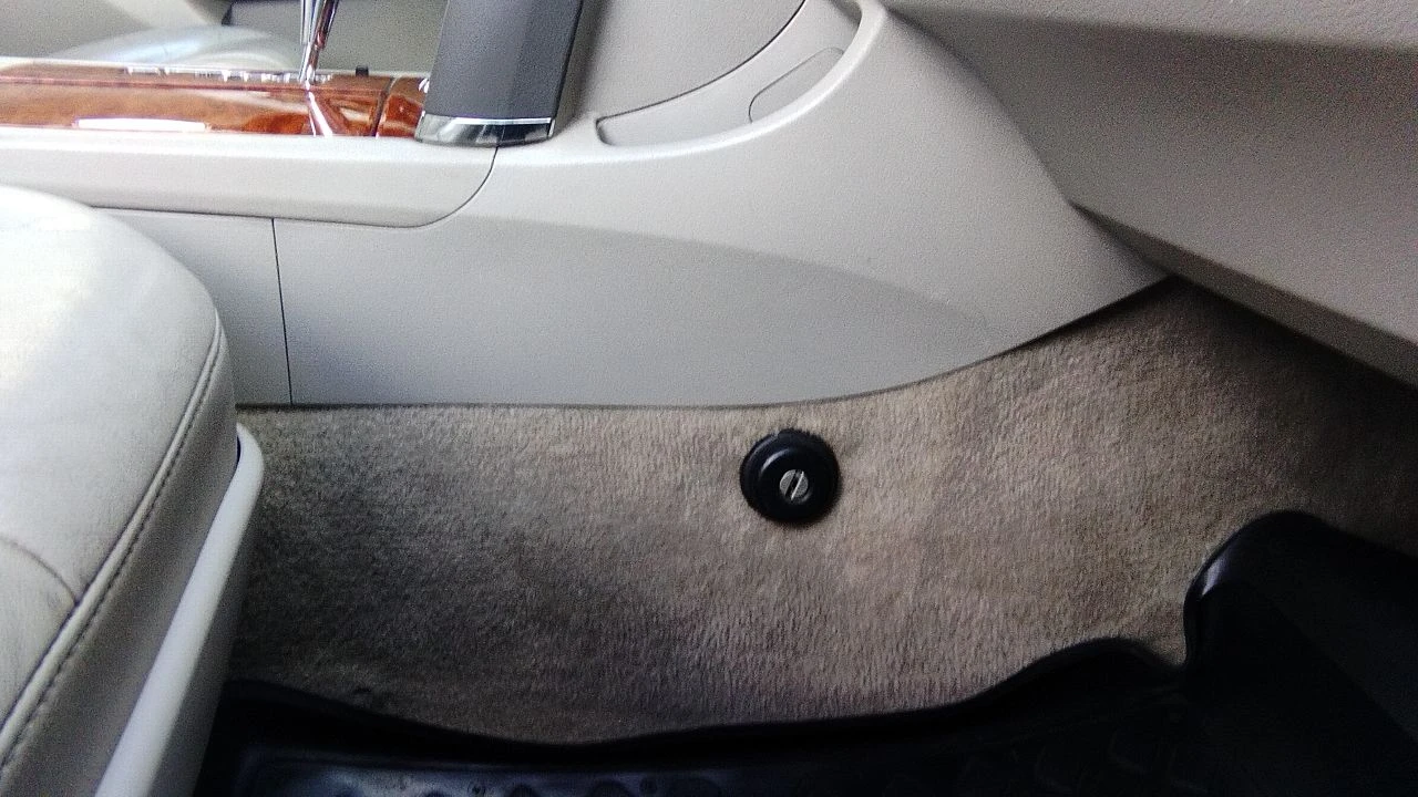 Продам тоуота camry. состояние супер! машина куплена в салоне. дата производства автомобиля: ноябрь 2008. единственный владелец с февраля 2009 г. седан комплектация престиж пробег 96000км бензин/газ салон: кожа 167л. с. акпп. 2.4 передний привод цвет: бежевый перламутр мультилок антикорозийка 2 комплекта новой резины на дисках r16 полностью обслужена. +7949 4284495 +7949 0350601 - фотография - 7