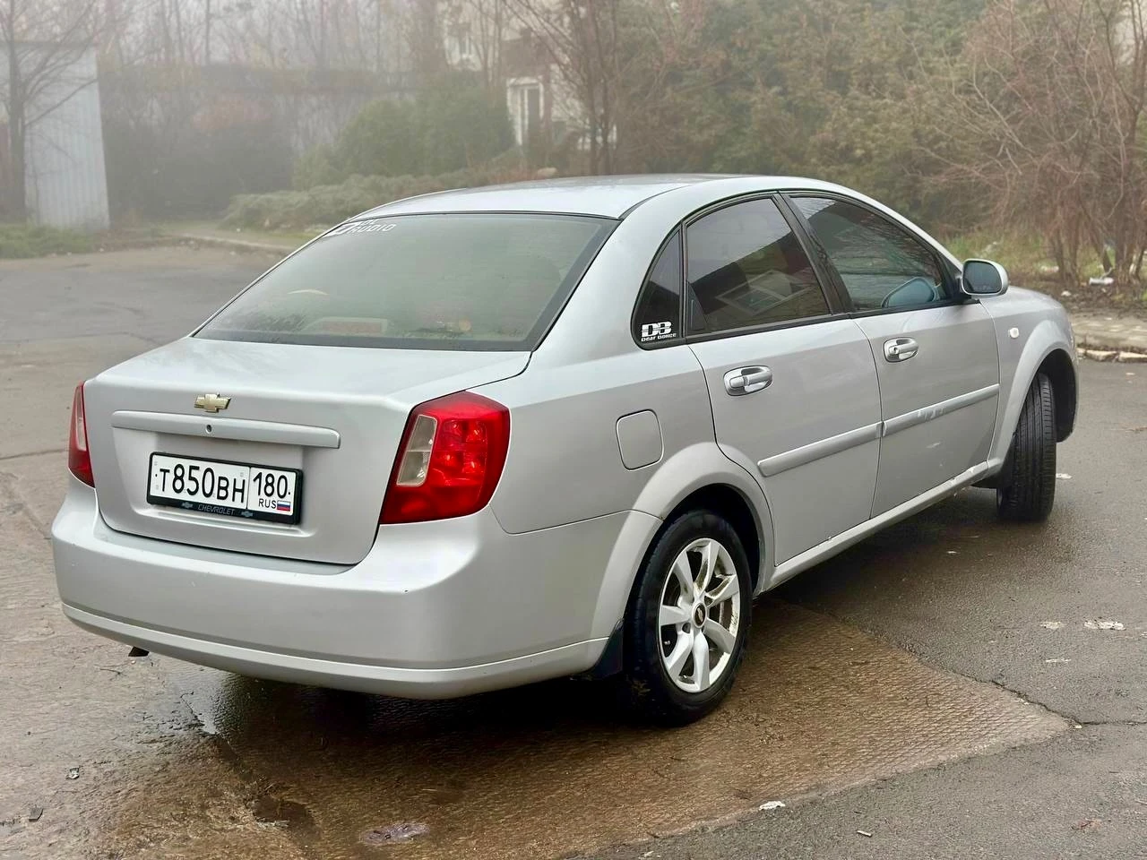Продам срочно! chevrolet lacetti мт 1.6 2007. сел и поехал! полное переоформление! ✅ хороший живой автомобиль! не бита! зеленая автотека! ✅ автомобиль полностью обслужен, техника без вопросов. ходовая мячик машина не гнилая, днище в хорошем состоянии. жизненные коцки по лкп. мотор и коробка в идеальном состоянии. ходовка в хорошем состоянии. кондиционер, abs airbag, музыка, гур, 4 стекло подъемника и т. д машина на 180 регионе, кристально чистая! цена: 430 тыс. торг! номер телефона: +79493403832 по всем вопросам звоните. - фотография - 5