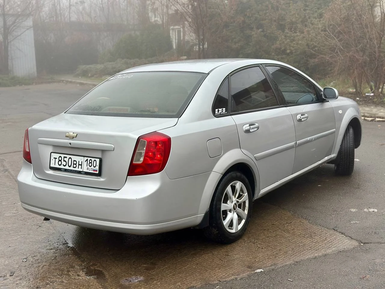 Продам срочно! chevrolet lacetti мт 1.6 2007. сел и поехал! полное переоформление! ✅ хороший живой автомобиль! не бита! зеленая автотека! ✅ автомобиль полностью обслужен, техника без вопросов. ходовая мячик машина не гнилая, днище в хорошем состоянии. жизненные коцки по лкп. мотор и коробка в идеальном состоянии. ходовка в хорошем состоянии. кондиционер, abs airbag, музыка, гур, 4 стекло подъемника и т. д машина на 180 регионе, кристально чистая! цена: 470 тыс. торг! номер телефона: +79493403832 по всем вопросам звоните. - фотография - 3