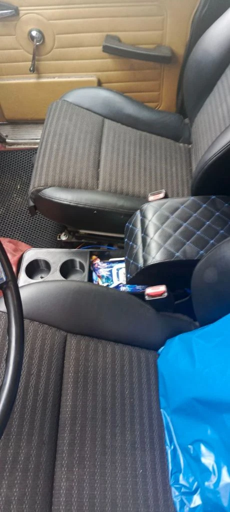 Продам волжару, двигатель 24 д, очень бодрый и шустрый, подкапотная электрика полностью новая, ходовая перебрана шкворня, резьбовые, рулевые пальцы, в коробке и заднем мосту залита трансмисионка gl, коробка 4х ступка отлично отрабатывает, задний мост ракушка родной не воет, тормозная система перебрана, сцепление живое нареканий нет, диски литьё от балансированые р14,отдам с ней ещё 4 диска тоже литьё на резине, а теперь по салону сидения с infinity fx50 передние с электрорегулировкой и подогревом(подключить нужно подогрев), стоят подиумы под динамики-хорошая музыка, отдам некоторые запчасти в нагрузку, теперь по минусам крыло помял правое, в части отрихтовали как могли, нужно подкрасить, дно целое прям на твердую 4,а так у машины есть минусы но и свои плюсы, в машину вложено много доказательства есть сервис книжка😅за машину прошу 80000,цена такая из-за больших вложений. +79495590961 - фотография - 9