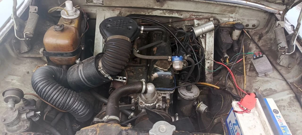 Продам волжару, двигатель 24 д, очень бодрый и шустрый, подкапотная электрика полностью новая, ходовая перебрана шкворня, резьбовые, рулевые пальцы, в коробке и заднем мосту залита трансмисионка gl, коробка 4х ступка отлично отрабатывает, задний мост ракушка родной не воет, тормозная система перебрана, сцепление живое нареканий нет, диски литьё от балансированые р14,отдам с ней ещё 4 диска тоже литьё на резине, а теперь по салону сидения с infinity fx50 передние с электрорегулировкой и подогревом(подключить нужно подогрев), стоят подиумы под динамики-хорошая музыка, отдам некоторые запчасти в нагрузку, теперь по минусам крыло помял правое, в части отрихтовали как могли, нужно подкрасить, дно целое прям на твердую 4,а так у машины есть минусы но и свои плюсы, в машину вложено много доказательства есть сервис книжка😅за машину прошу 80000,цена такая из-за больших вложений. +79495590961 - фотография - 7