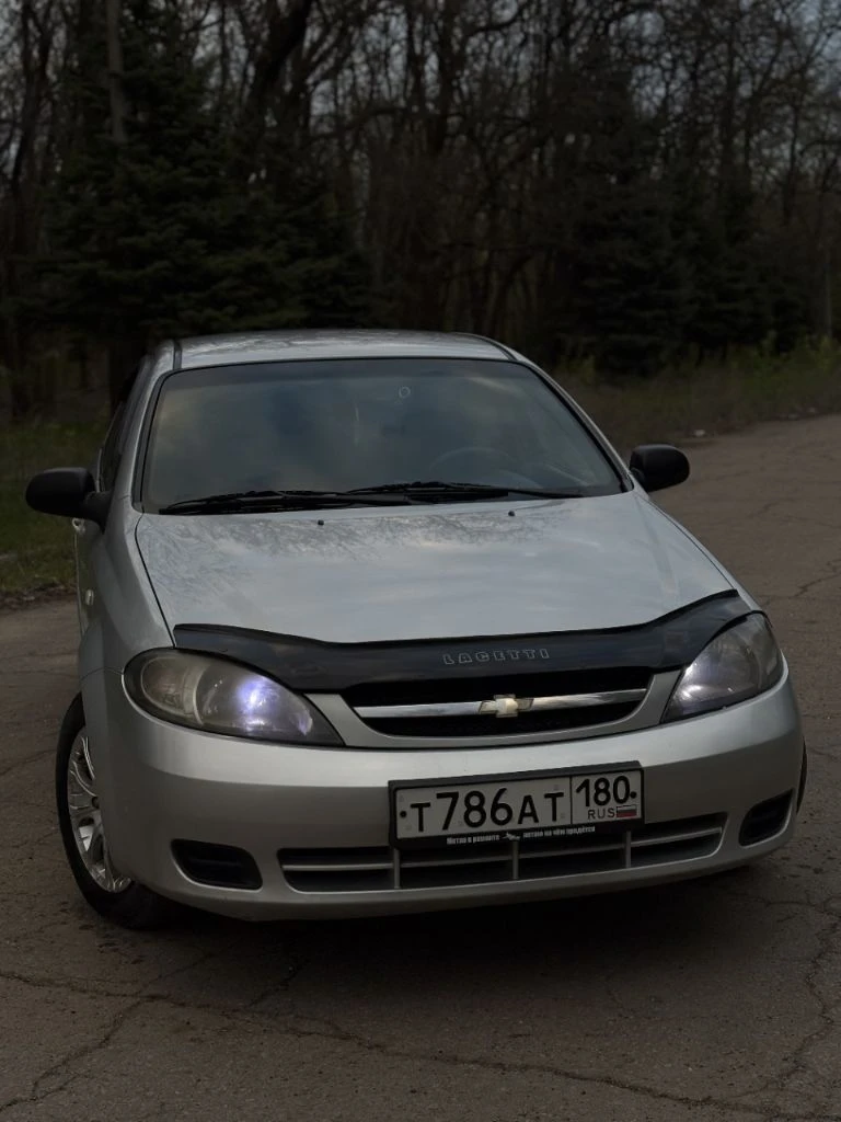Продам шевроле лачетти 2007г мотор 1.4 16v, механика. пробег 138к. авто в отличном состоянии на полном ходу. гур, абс, передние стеклоподъёмники, 2din магнитола, ухоженный салон! вместительный багажник. кузов целый но есть моменты по лкп. титановые диски с летней резиной. переоформление в мрэо, город горловка. цена 470 ₽ торг +79493658942 - фотография - 1
