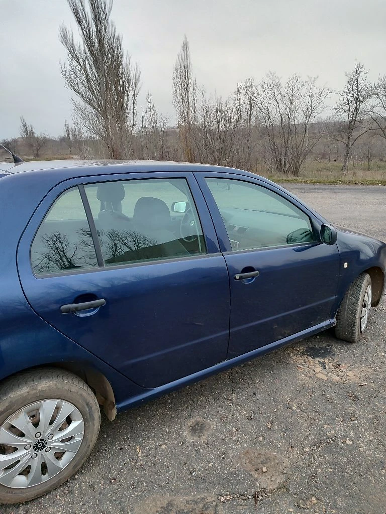 Продается шкода фабия, сборка чехия, 2004 г. в., пробег 182 т. км, дв. 1,4 см. в 2022 г. из германии, 2 собственника. в комплектации: кондиционер, две подушки, усил. пуля, регулировка руля, иммобелайзер, центральный замок, подогрев заднего стекла, магнитола. . в родном окрасе, стекла родные, масло от замены до замены. состояние хорошее. цена 410т. р. торг т. +7 949 3266571 виктор - фотография - 7