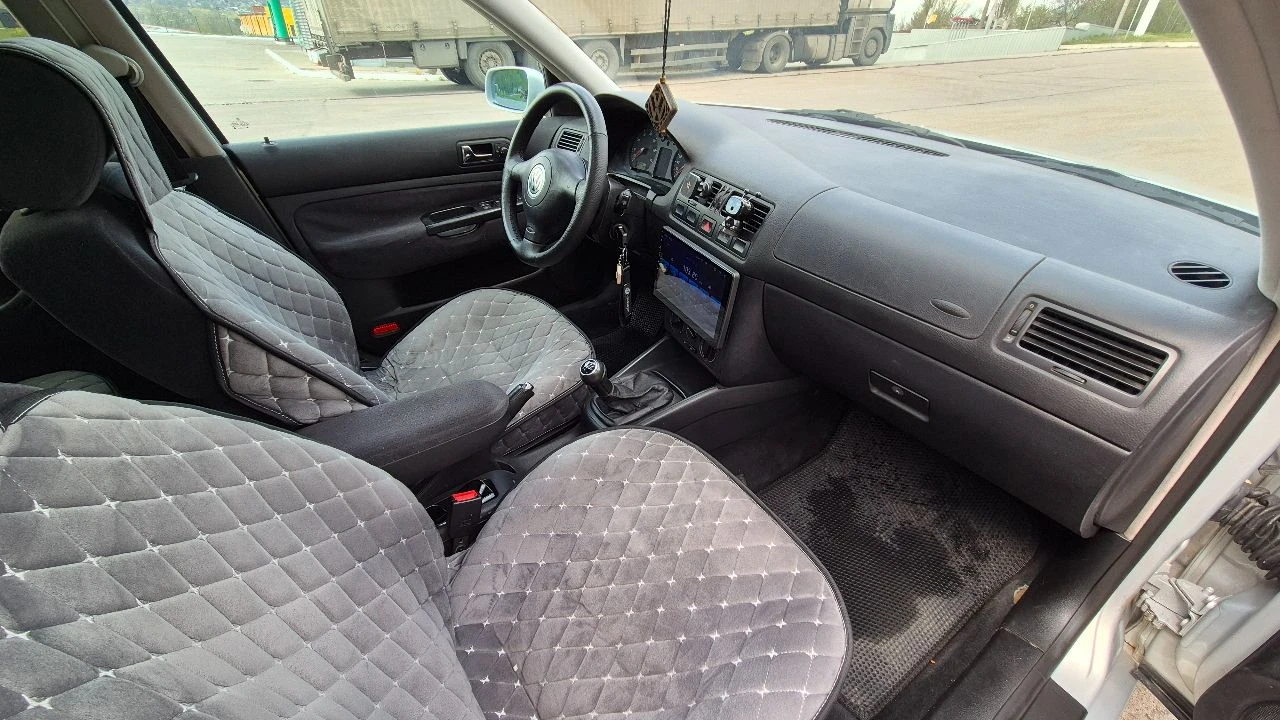 Volkswagen bora цена 550т. р. aqy 2.0-литровый 8-клапанный двигатель 115л. с мкп 5ст. пробег 222000т. км. технически чистый и исправный автомобиль. по комплектации: 2 ключа, сервисная книга, abs, электро регулировка зеркал с подогревом, 4 стеклоподъёмника, центральный замок, люк ( работает во всех положениях), 4 подушки безопасности, подогрев сидений, android магнитофон, качественная музыка передний и задний ряд, камера заднего вида. комплект колёс (зима r16 стальные + колпаки, лето r16 литые hre ff10) один собственник, учёт на мне. юридически чистый автомобиль телеграм: @karateturtle тел. : и мах +7 949 oo5 o8 16 - фотография - 8