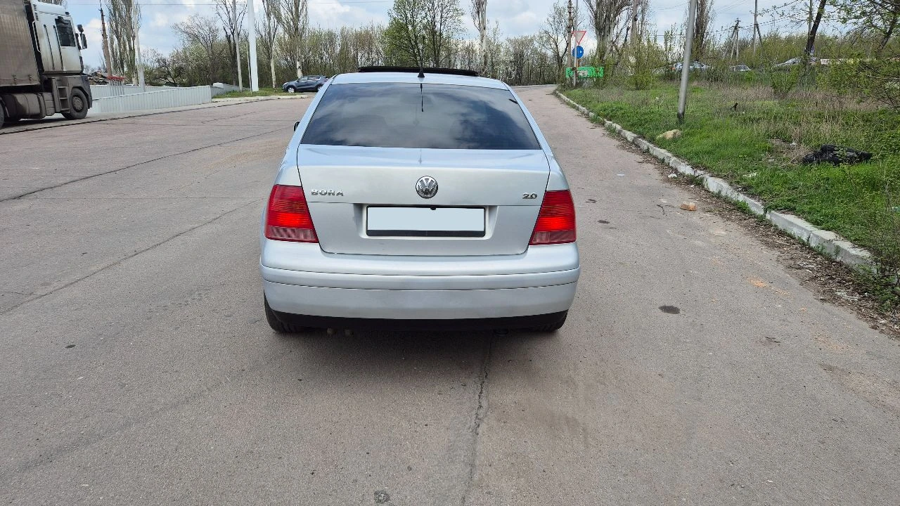 Volkswagen bora цена 550т. р. aqy 2.0-литровый 8-клапанный двигатель 115л. с мкп 5ст. пробег 222000т. км. технически чистый и исправный автомобиль. по комплектации: 2 ключа, сервисная книга, abs, электро регулировка зеркал с подогревом, 4 стеклоподъёмника, центральный замок, люк ( работает во всех положениях), 4 подушки безопасности, подогрев сидений, android магнитофон, качественная музыка передний и задний ряд, камера заднего вида. комплект колёс (зима r16 стальные + колпаки, лето r16 литые hre ff10) один собственник, учёт на мне. юридически чистый автомобиль телеграм: @karateturtle тел. : и мах +7 949 oo5 o8 16 - фотография - 2